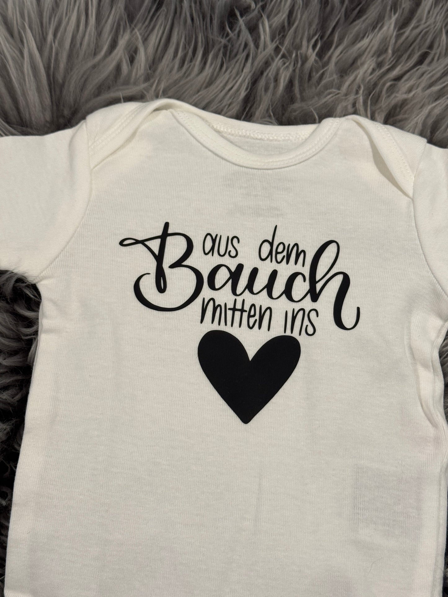 Baby-Body aus dem Bauch mitten ins 🖤