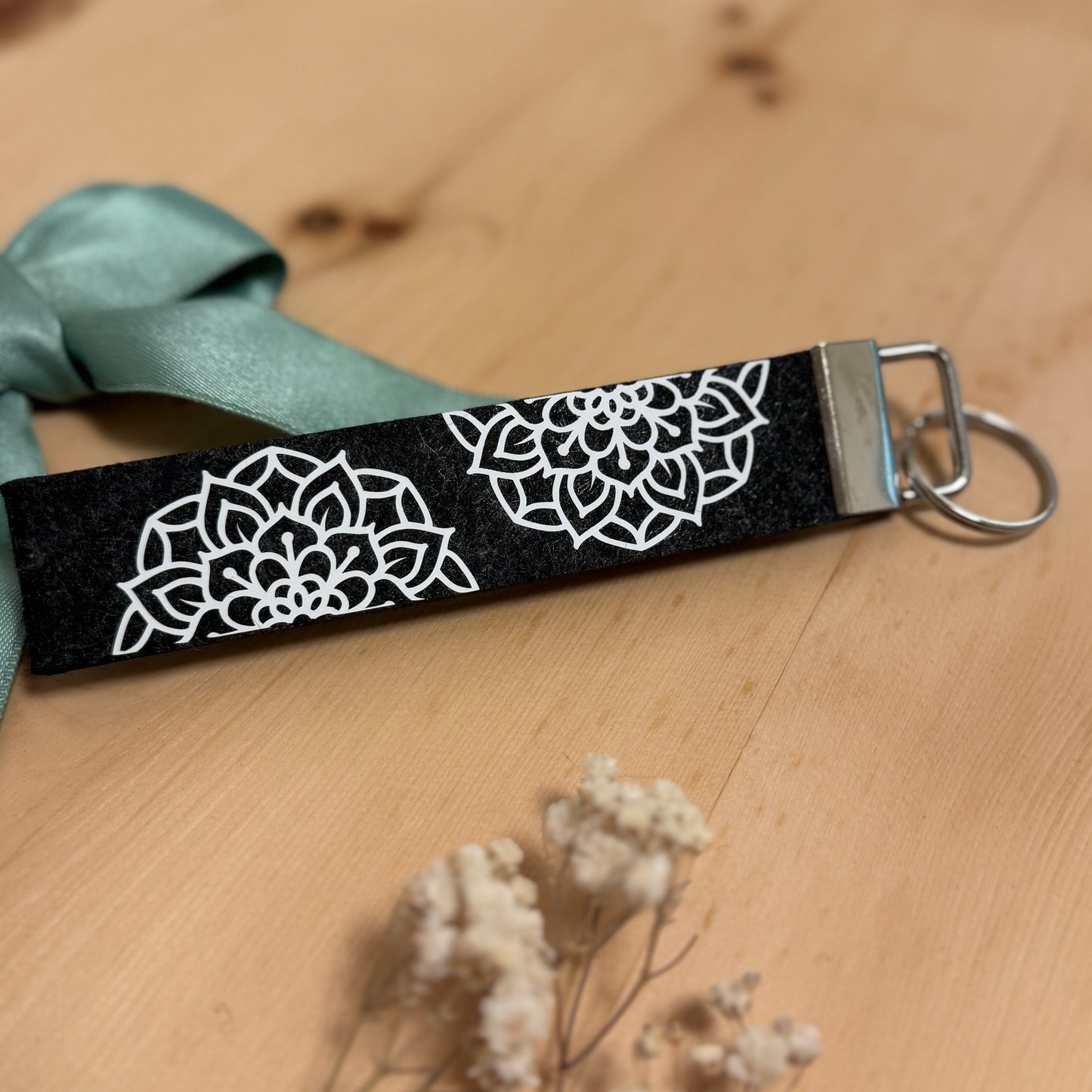 Filz-Schlüsselanhänger- Mandala