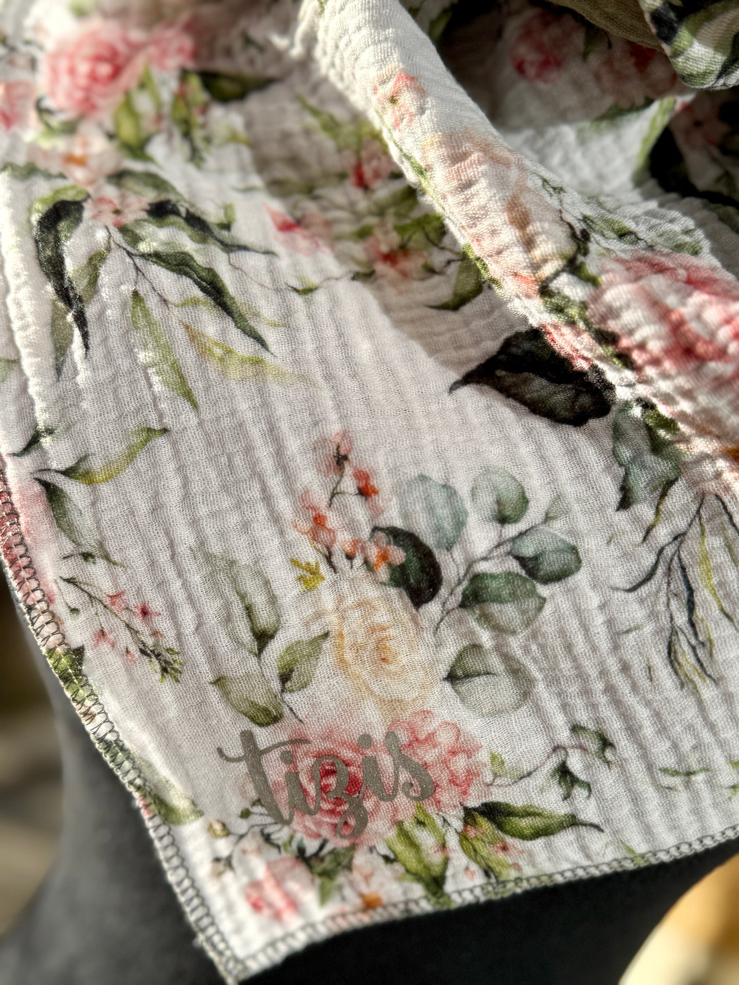 Musselin Halstuch - Blumenbouquet olive