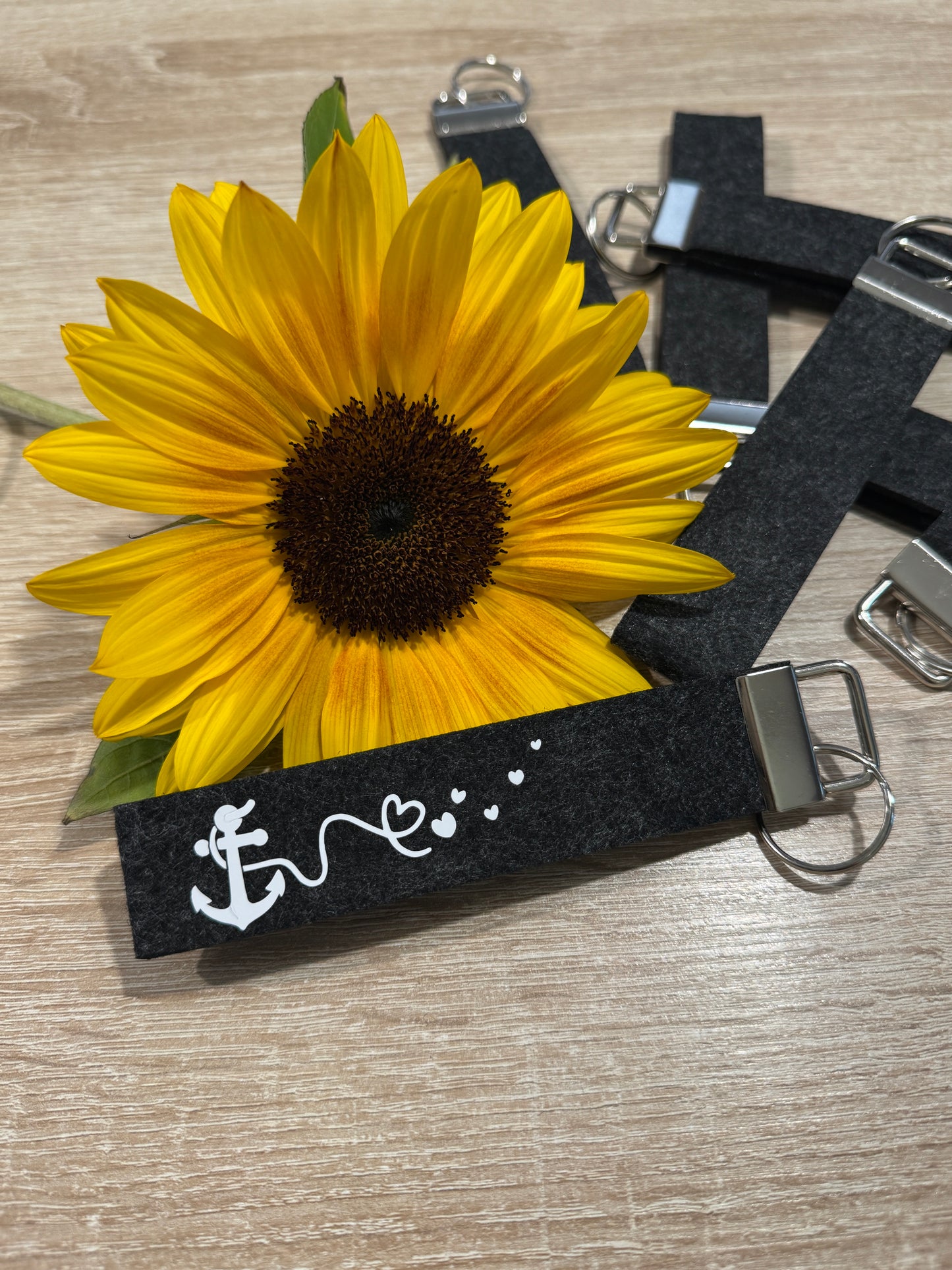 Filz-Schlüsselanhänger-Anker & Herzspur