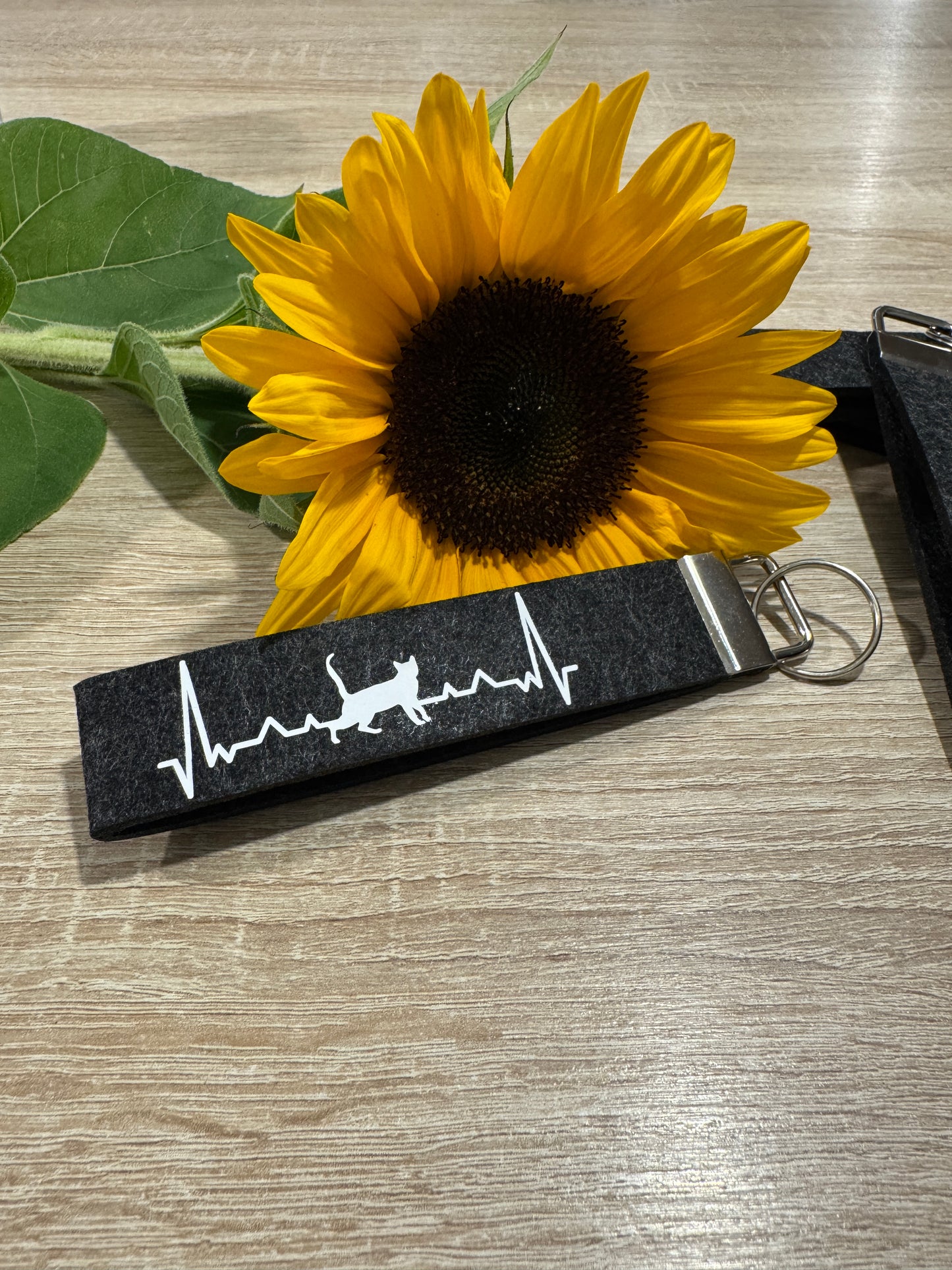 Filz-Schlüsselanhänger-Katze & Herzschlag