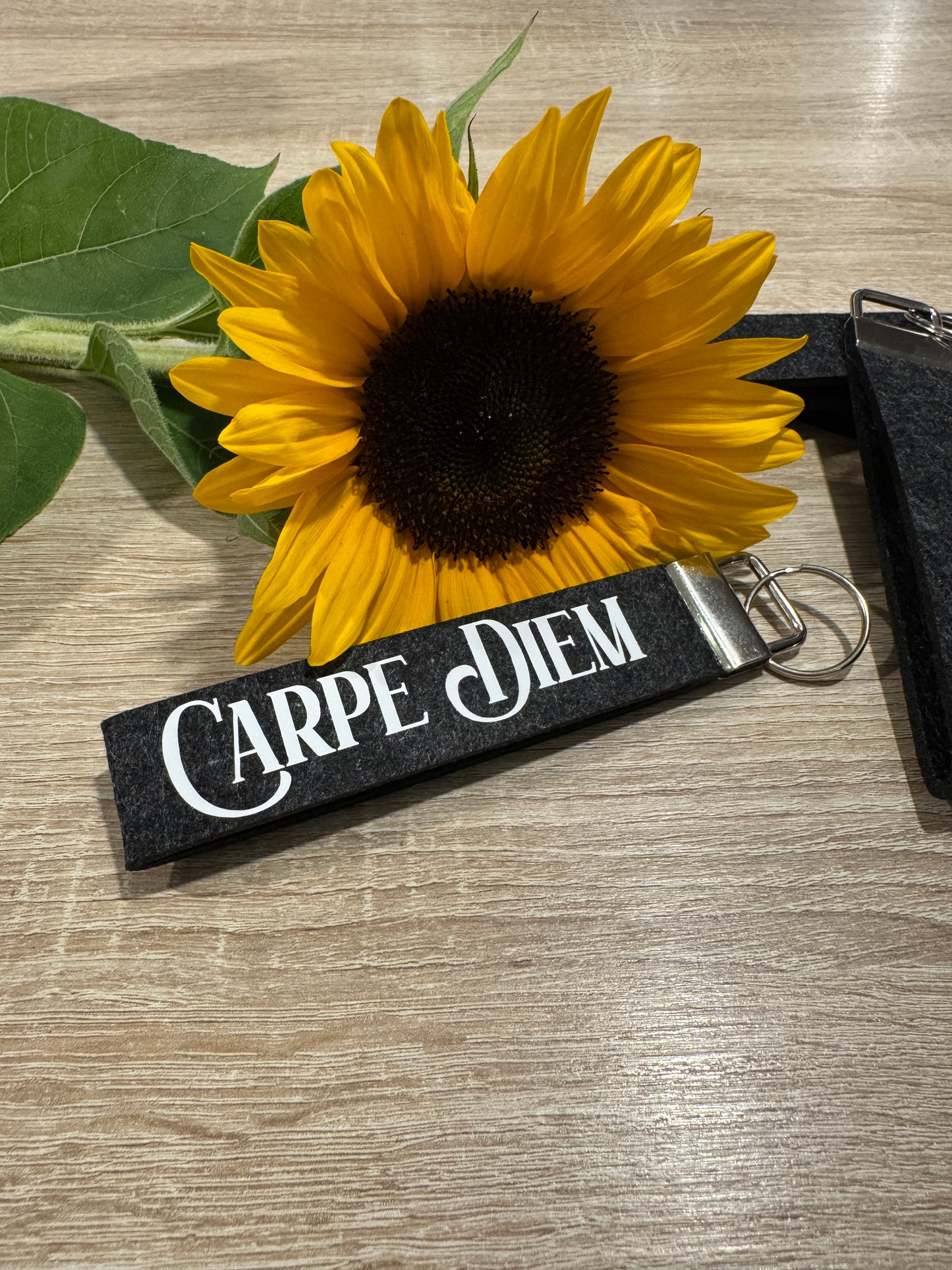 Filz-Schlüsselanhänger-Carpe Diem