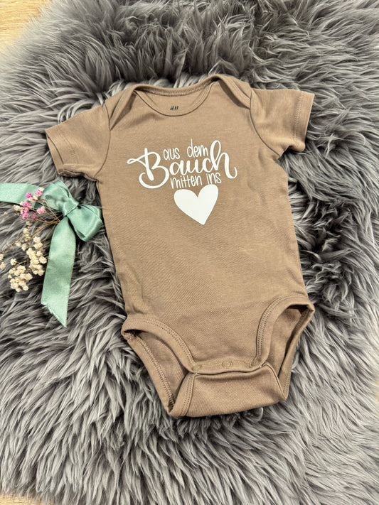 Baby-Body aus dem Bauch mitten ins 🖤