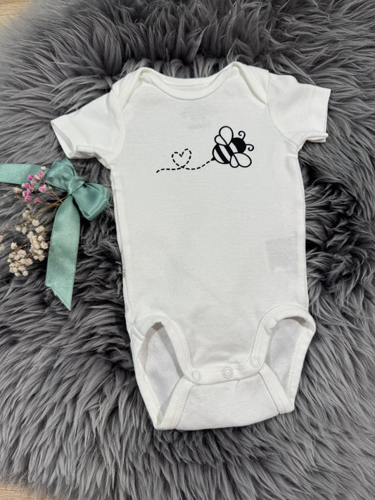Baby-Body Biene